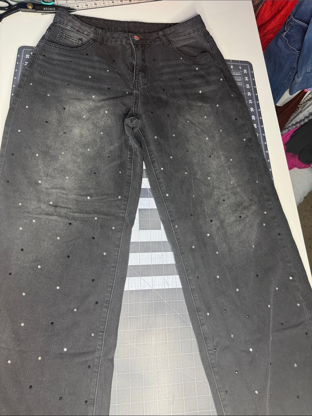 SHEIN Black Straight-Leg Jeans with Scattered Silver Studs